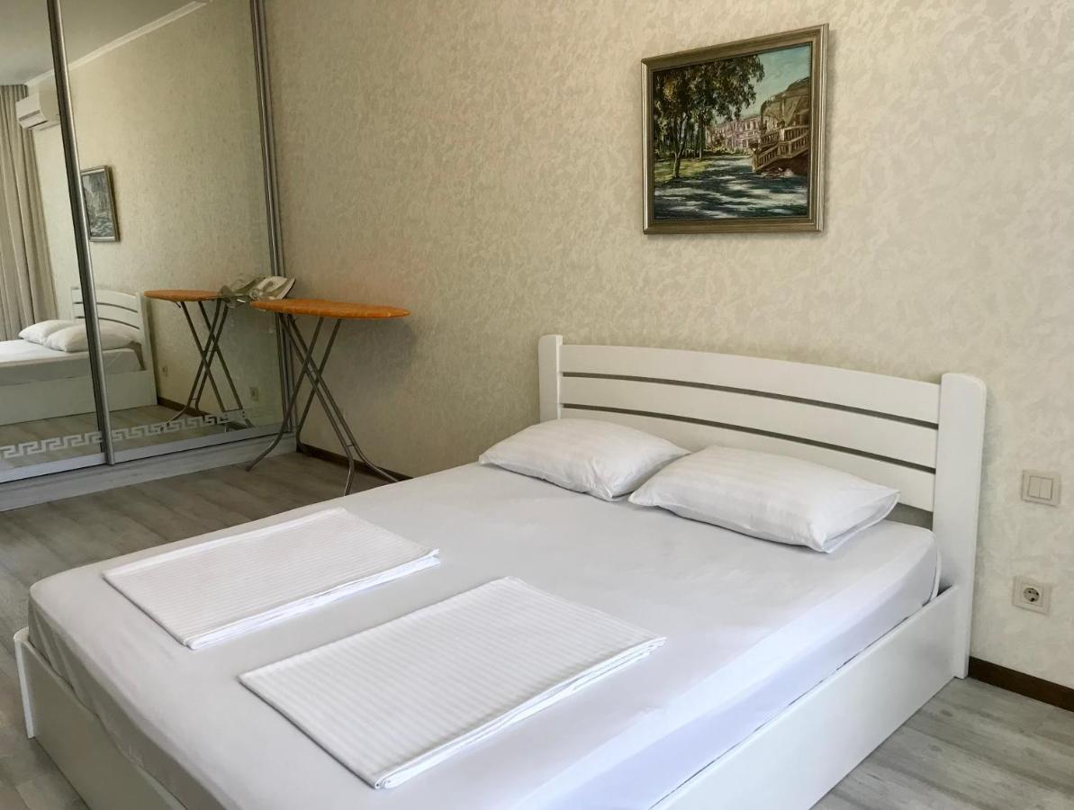 Apartments & Vernissage On Kostandi Odessza Kültér fotó